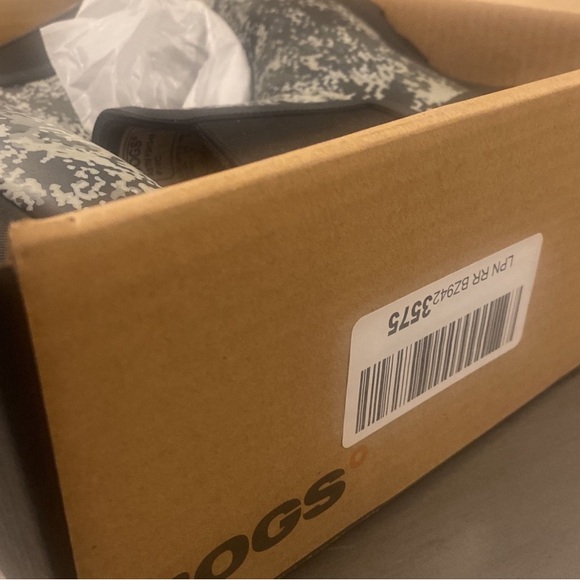 BOGS Laurel Chelsea boots waterproofed. New with box. . Sz 7 - Picture 8 of 10